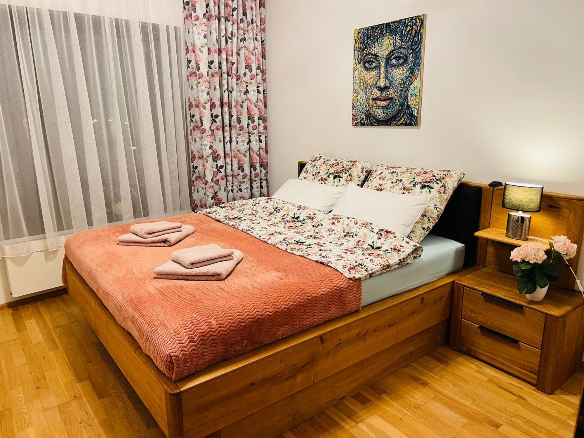 Artflora Kv Premium Apartment Karlovy Vary Ngoại thất bức ảnh