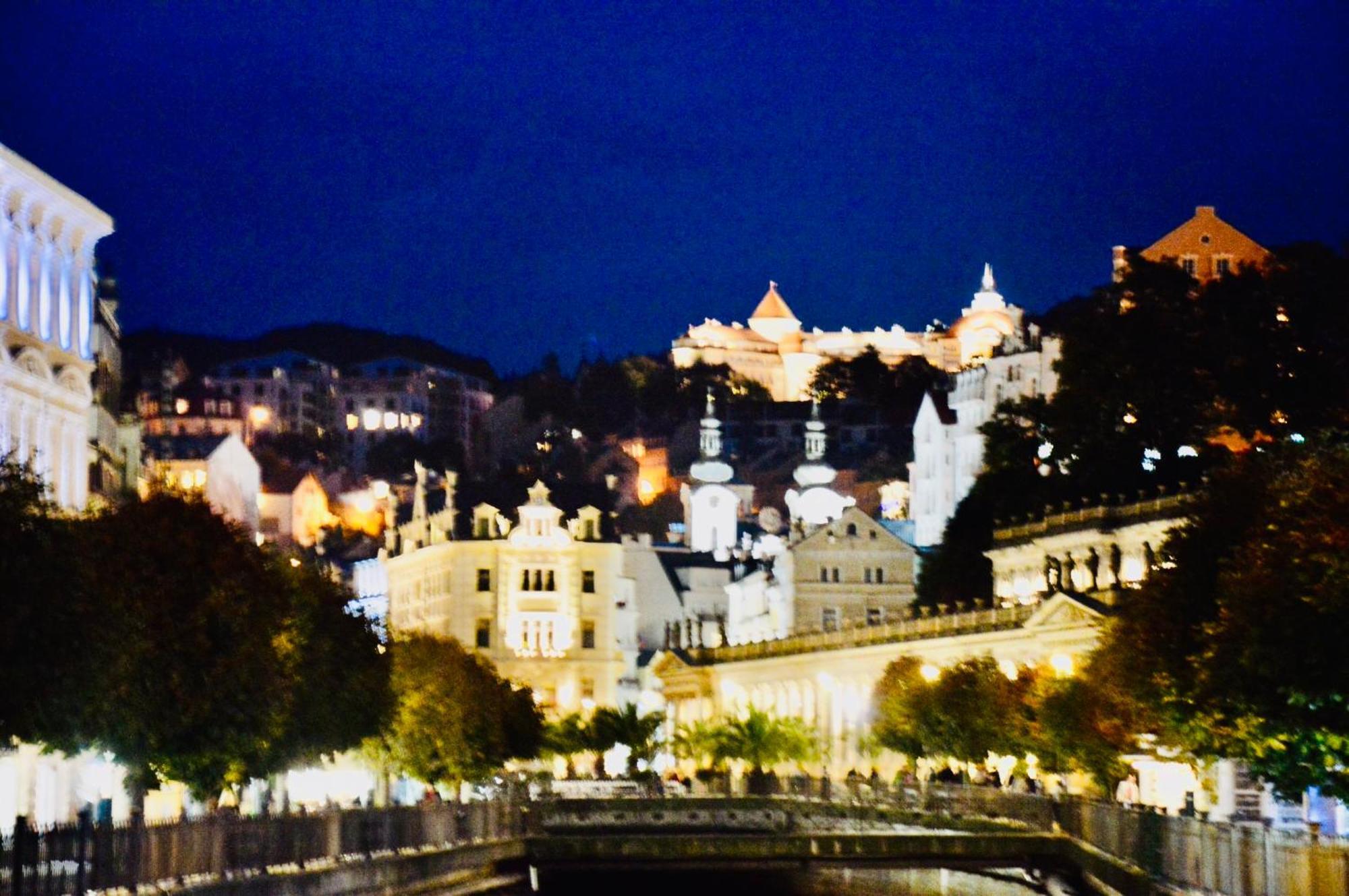 Artflora Kv Premium Apartment Karlovy Vary Ngoại thất bức ảnh