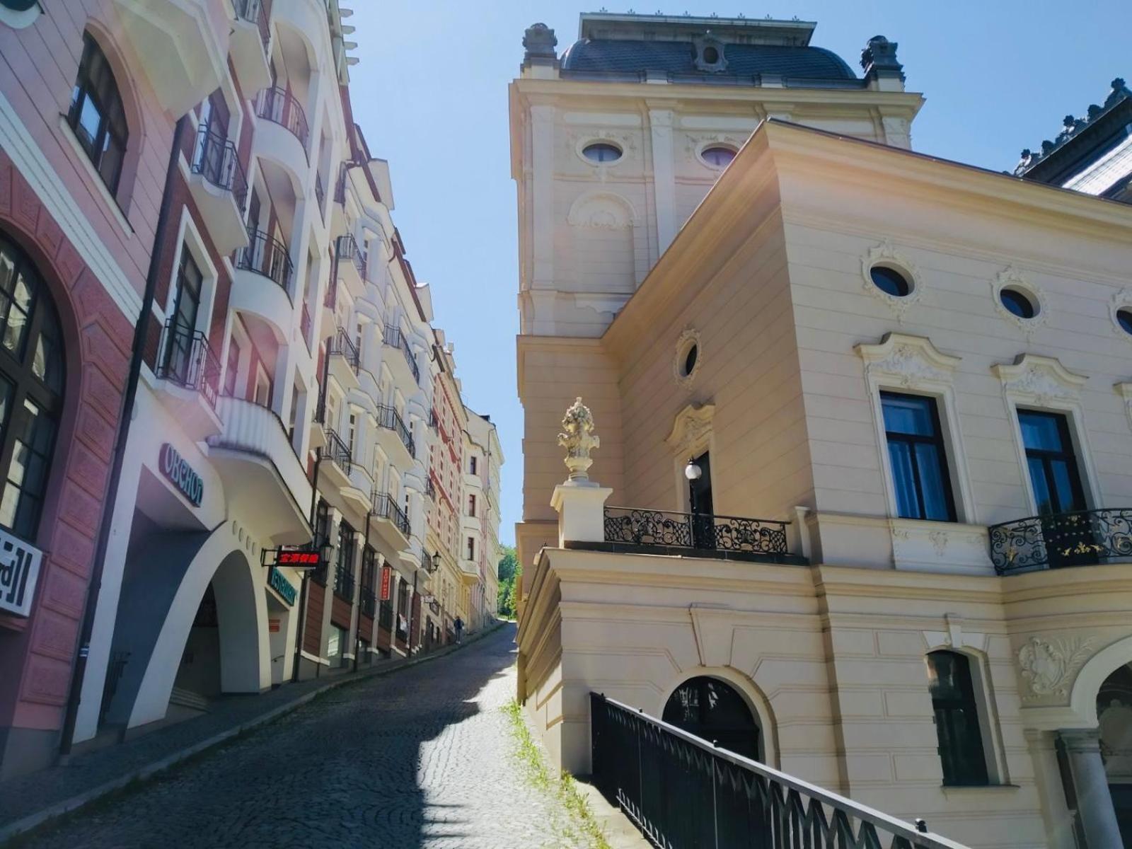 Artflora Kv Premium Apartment Karlovy Vary Ngoại thất bức ảnh